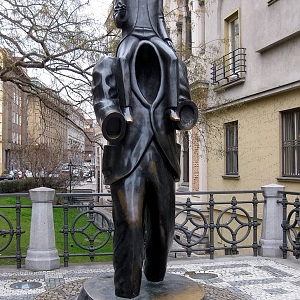 Памятник Францу Кафке, Прага, Чехия